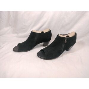 Munro "Luisa" Black Suede Peep Toe Booties Side Zip Block Heel